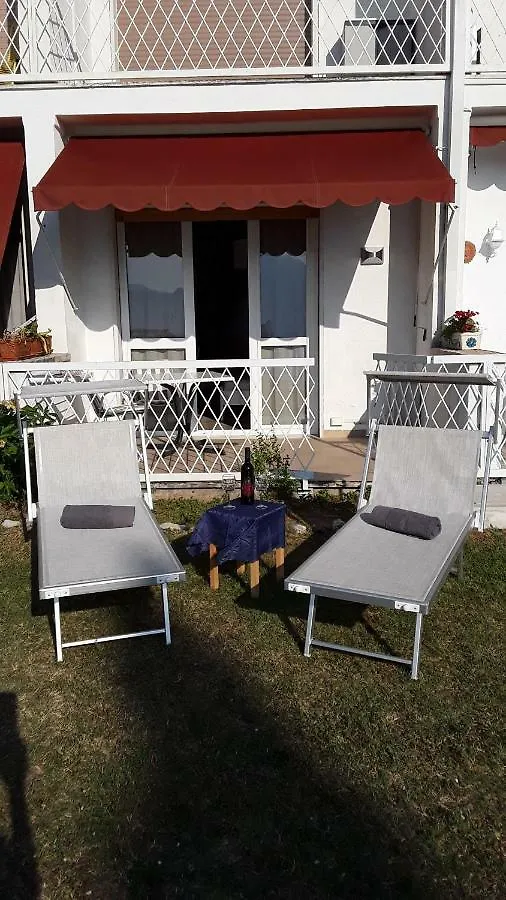 Christina'S Apartment Torri Del Benaco Italien